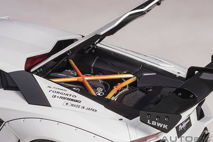 79241 LIBERTY WALK LB-WORKS LAMBORGHINI AVENTADOR LIMITED EDITION (METALLIC WHITE/CARBON BONNET)