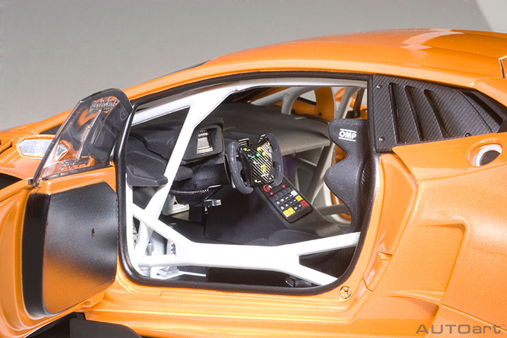 81558 LAMBORGHINI HURACAN SUPER TROFEO 2015 (ARANCIO BOREALIS/PEARL EFFECT ORANGE)