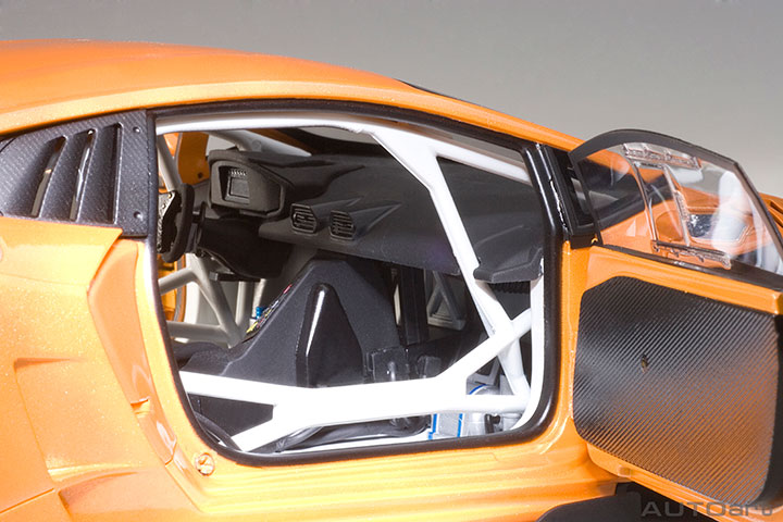 81558 LAMBORGHINI HURACAN SUPER TROFEO 2015 (ARANCIO BOREALIS/PEARL EFFECT ORANGE)