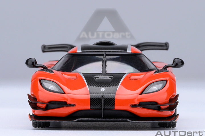 20044 KOENIGSEGG ONE : 1 (LAVA ORANGE/CARBON FIBER/SILVER ACCENTS)