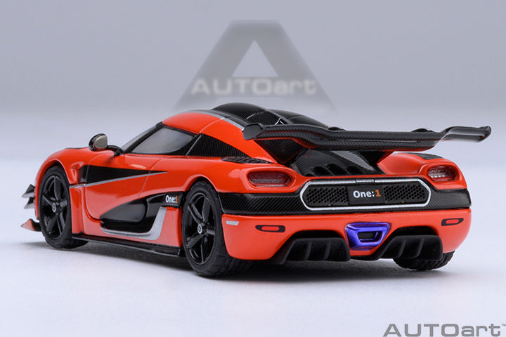 20044 KOENIGSEGG ONE : 1 (LAVA ORANGE/CARBON FIBER/SILVER ACCENTS)