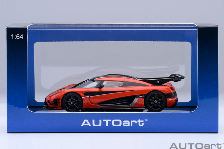 20044 KOENIGSEGG ONE : 1 (LAVA ORANGE/CARBON FIBER/SILVER ACCENTS)