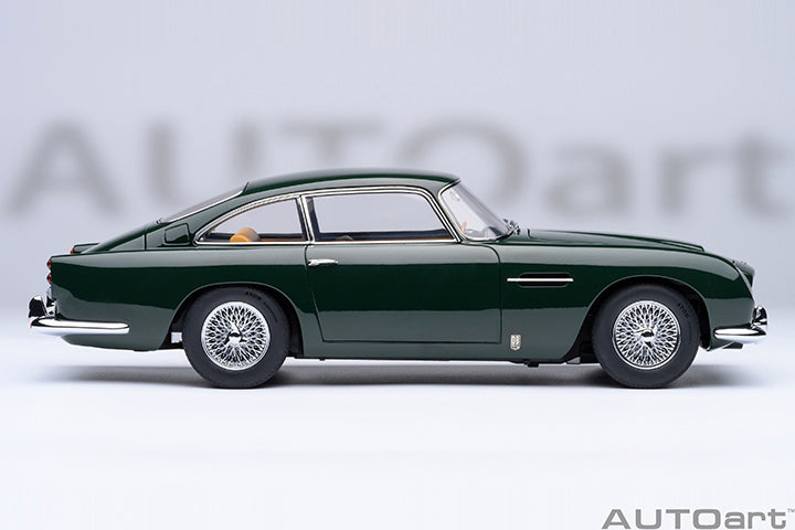 70286 ASTON MARTIN DB5 (BRITISH RACING GREEN)