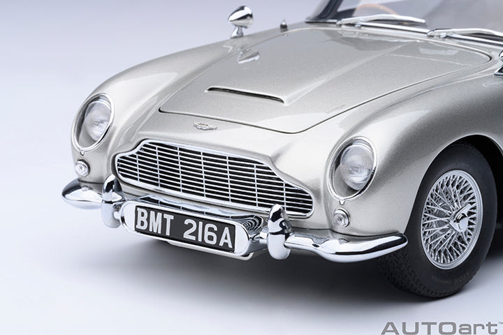 70296 ASTON MARTIN DB5 "007 GOLDFINGER" (W/ WEAPONS)(BIRCH SILVER)