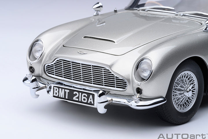 70296 ASTON MARTIN DB5 "007 GOLDFINGER" (W/ WEAPONS)(BIRCH SILVER)