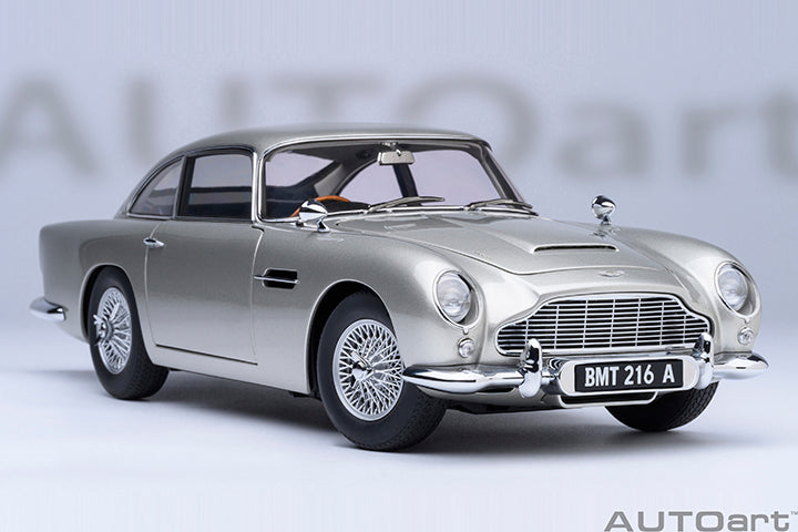 70296 ASTON MARTIN DB5 "007 GOLDFINGER" (W/ WEAPONS)(BIRCH SILVER)