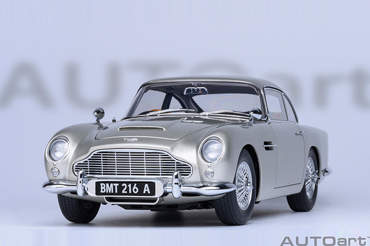 70296 ASTON MARTIN DB5 "007 GOLDFINGER" (W/ WEAPONS)(BIRCH SILVER)