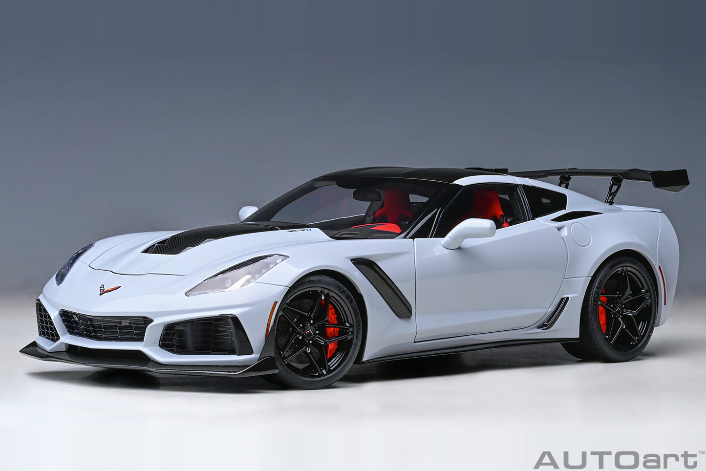 71277 CHEVROLET CORVETTE C7 ZR1 (CERAMIC MATRIX GREY METALLIC)