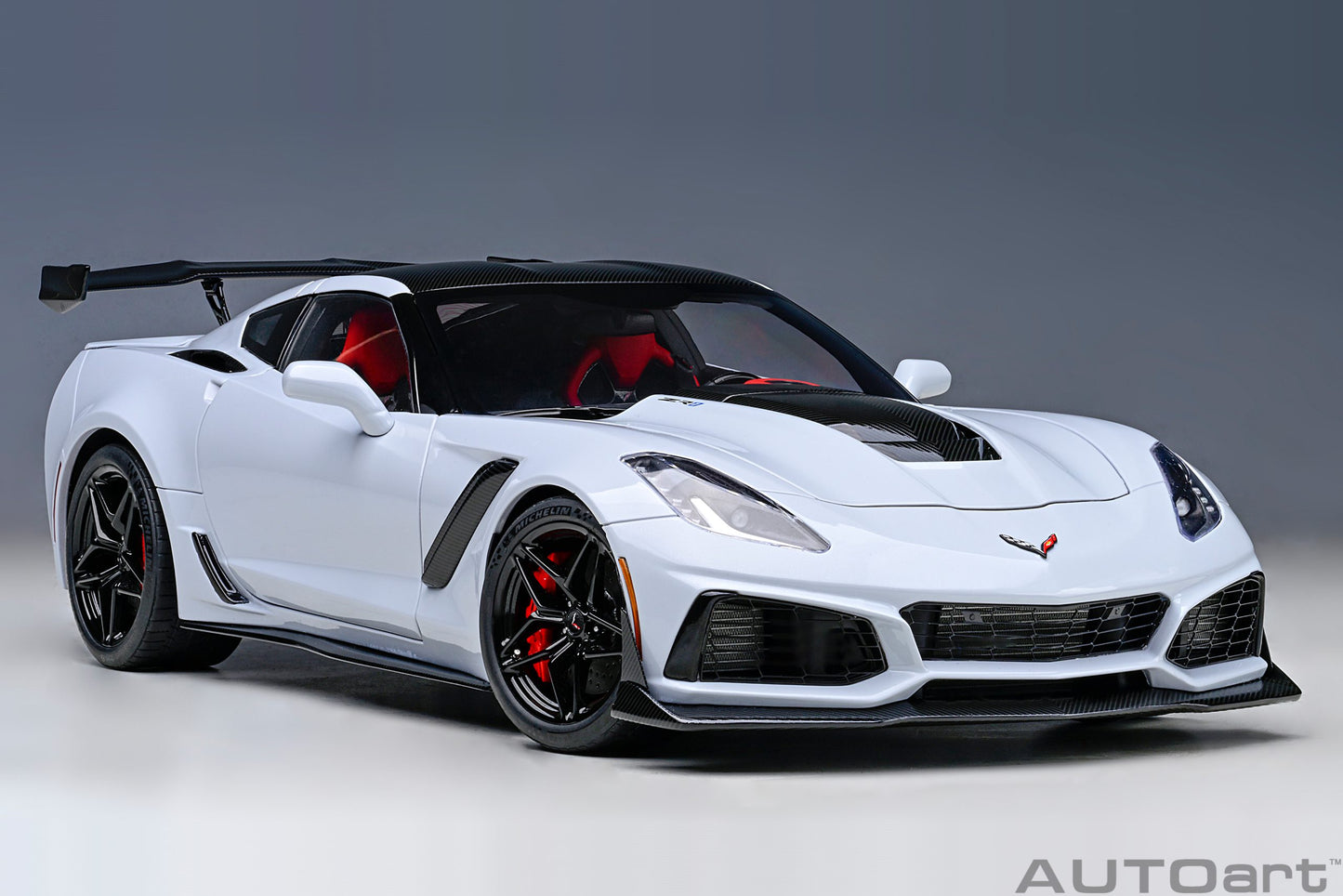 71277 CHEVROLET CORVETTE C7 ZR1 (CERAMIC MATRIX GREY METALLIC)