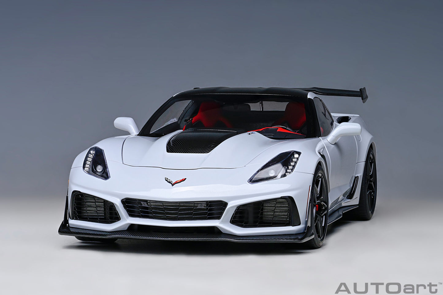 71277 CHEVROLET CORVETTE C7 ZR1 (CERAMIC MATRIX GREY METALLIC)