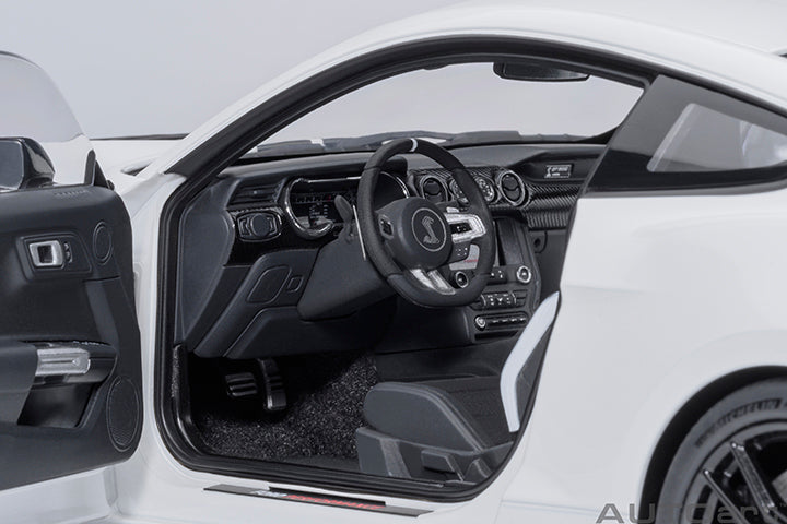 73095 FORD MUSTANG SHELBY GT500 (OXFORD WHITE)