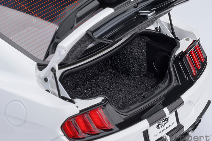 73095 FORD MUSTANG SHELBY GT500 (OXFORD WHITE)