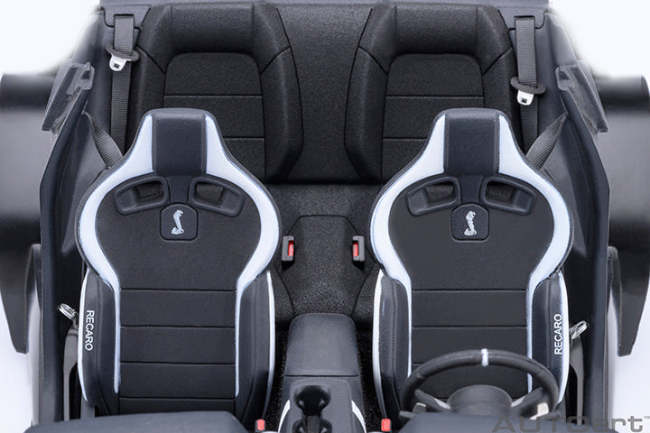 73095 FORD MUSTANG SHELBY GT500 (OXFORD WHITE)