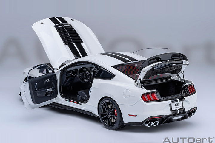 73095 FORD MUSTANG SHELBY GT500 (OXFORD WHITE)