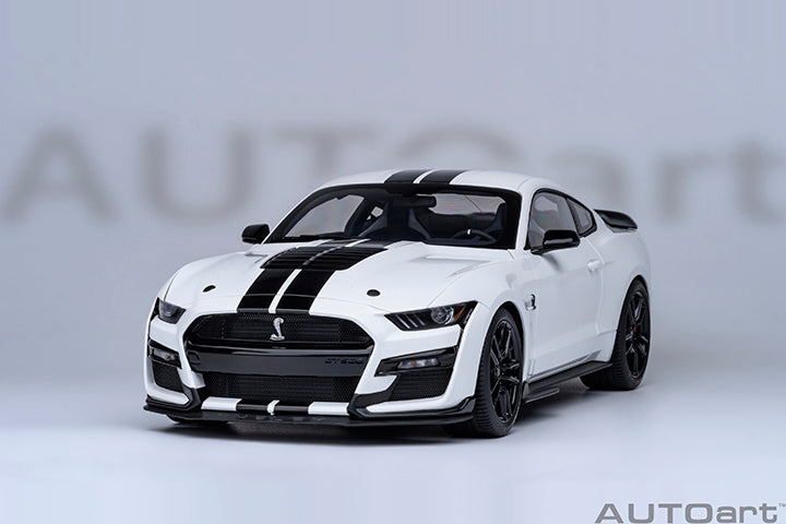 73095 FORD MUSTANG SHELBY GT500 (OXFORD WHITE)
