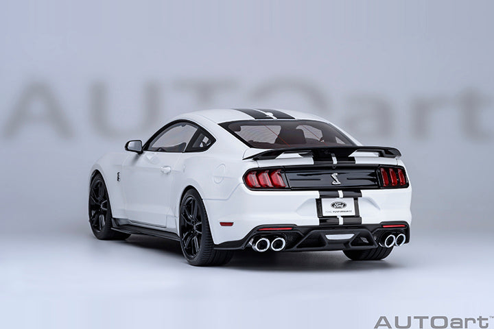 73095 FORD MUSTANG SHELBY GT500 (OXFORD WHITE)