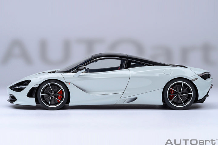 76069 McLAREN 720S (SILICA WHITE)