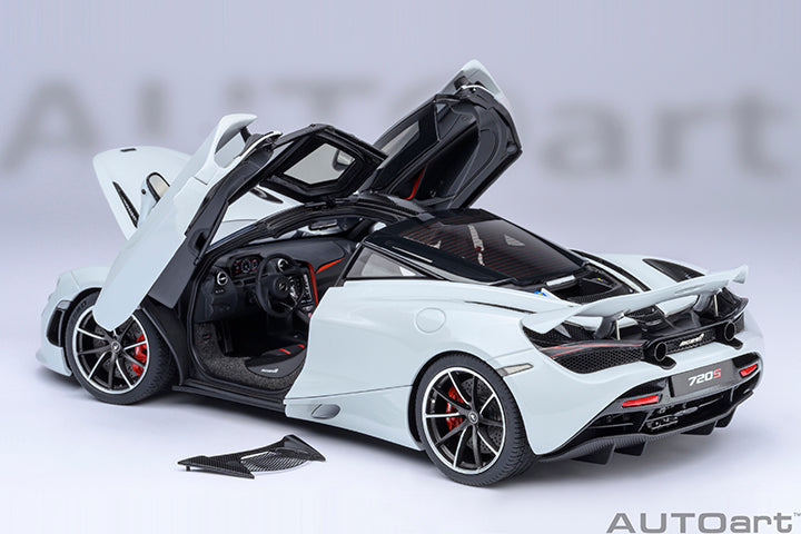 76069 McLAREN 720S (SILICA WHITE)