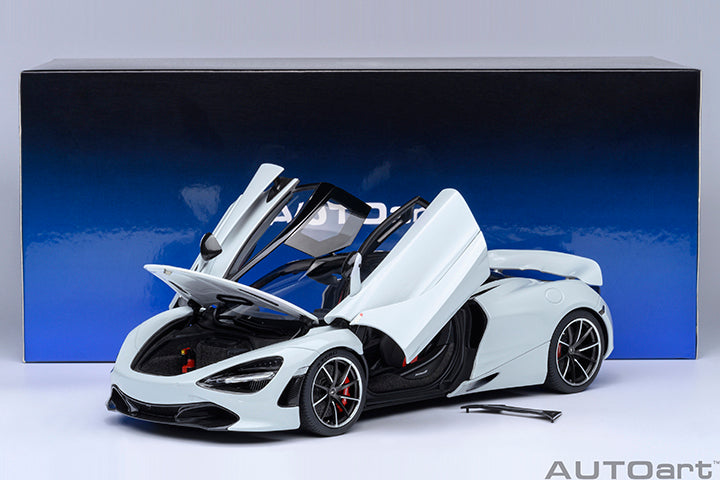 76069 McLAREN 720S (SILICA WHITE)