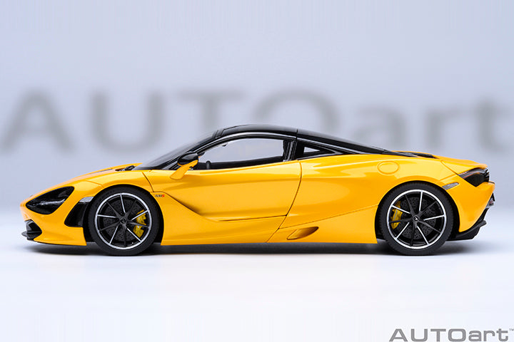 76070 McLAREN 720S (VOLCANO YELLOW)