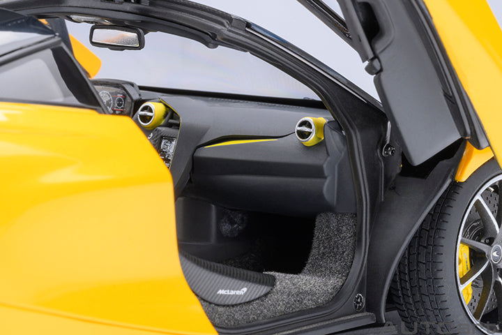 76070 McLAREN 720S (VOLCANO YELLOW)