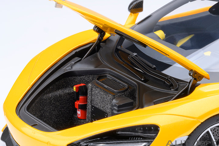 76070 McLAREN 720S (VOLCANO YELLOW)