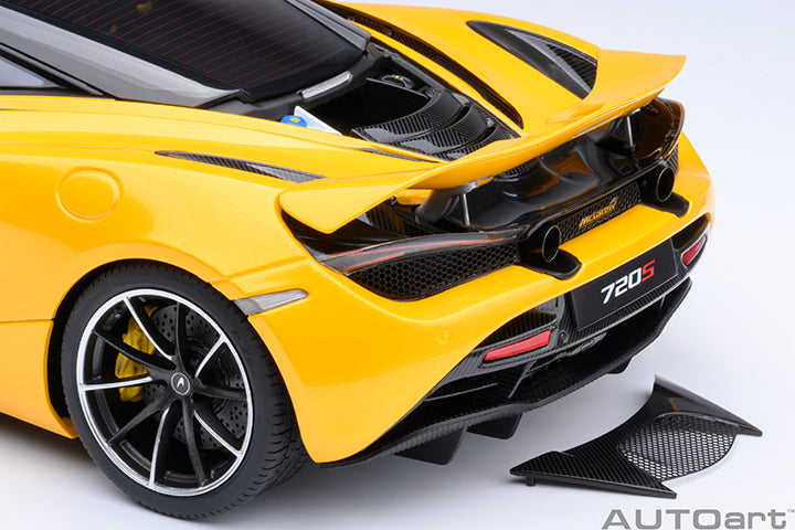 76070 McLAREN 720S (VOLCANO YELLOW)