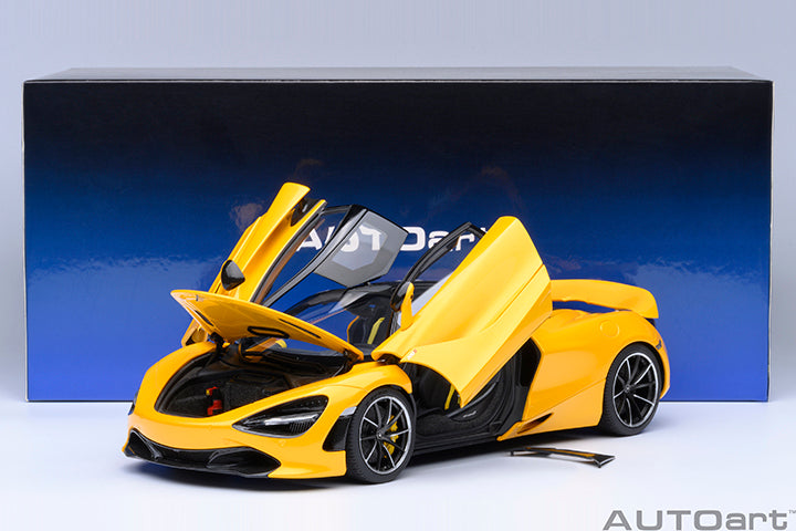 76070 McLAREN 720S (VOLCANO YELLOW)