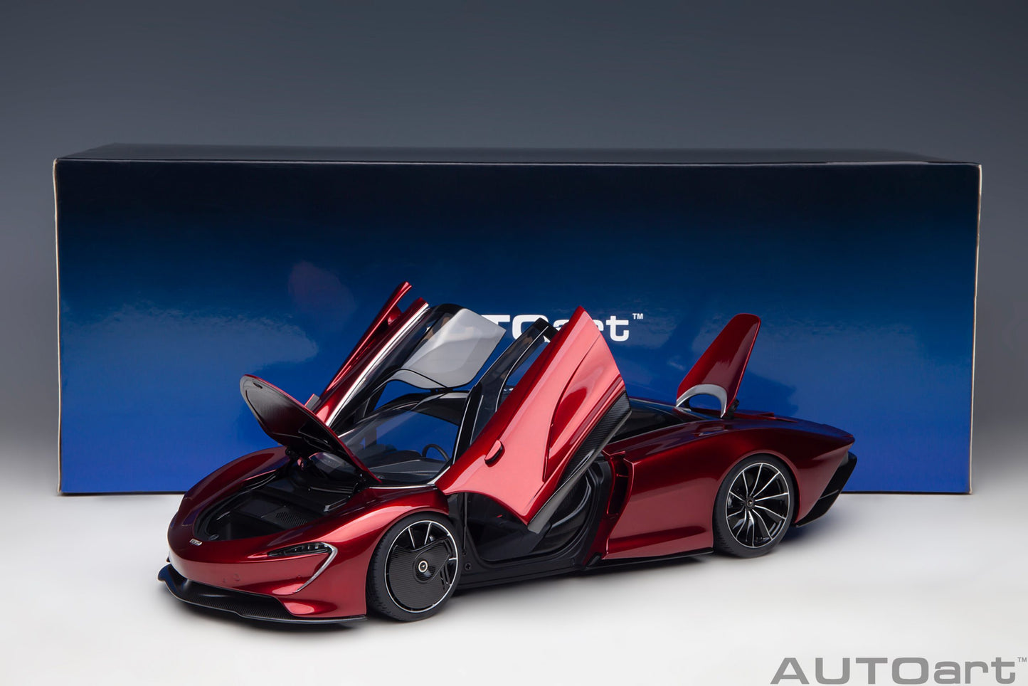 76087  McLAREN SPEEDTAIL (VOLCANO RED)