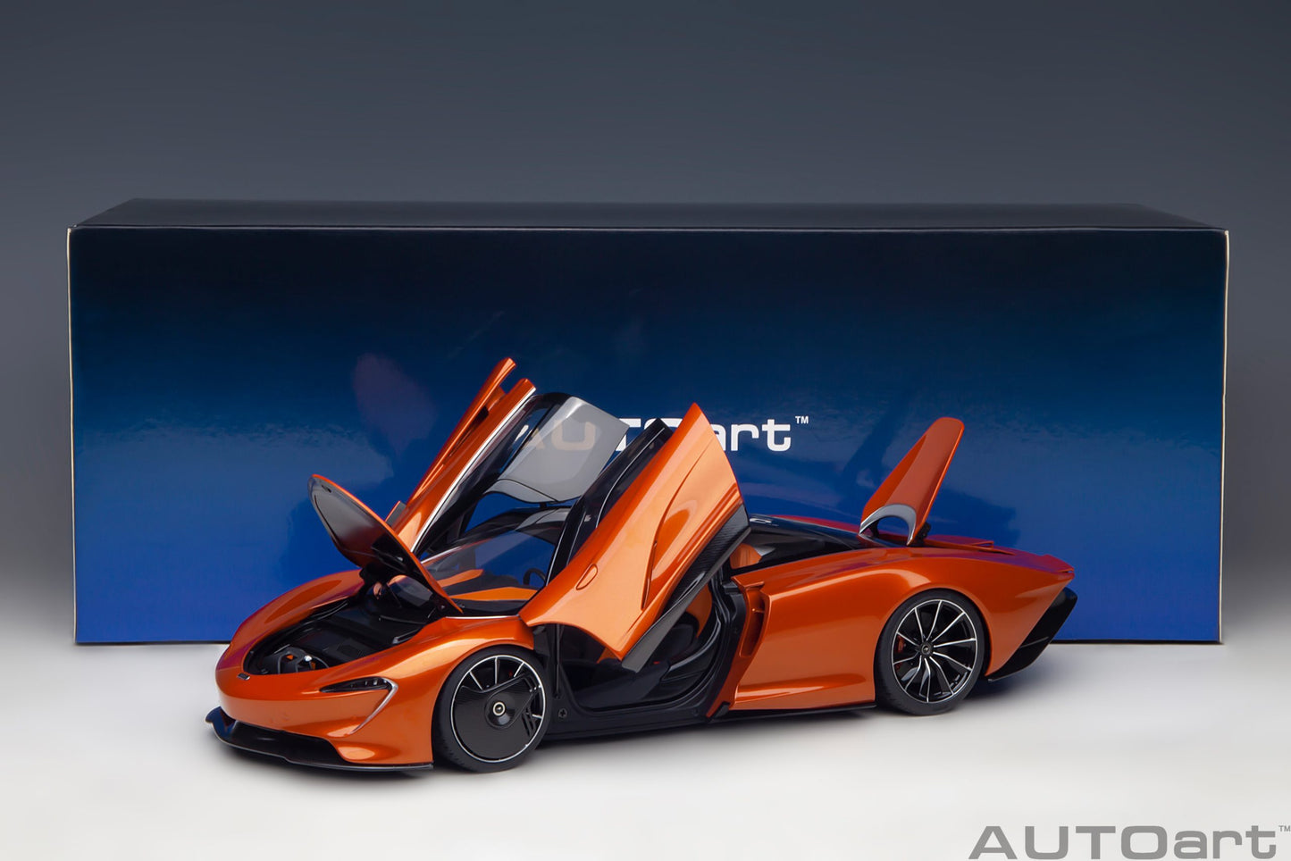 76088  McLAREN SPEEDTAIL (VOLCANO ORANGE)