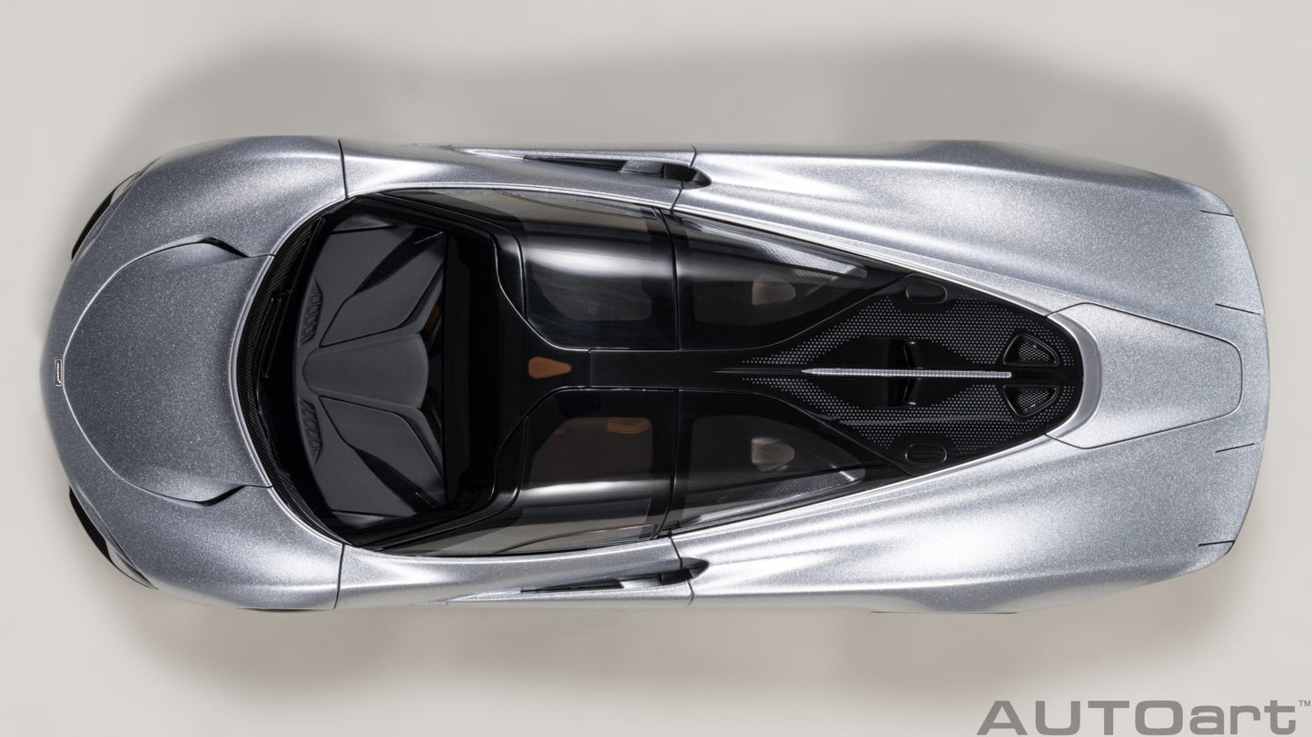 76090 1/18 McLAREN SPEEDTAIL (Supernova Silver)