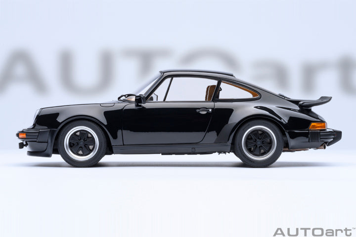 78111 PORSCHE 911(930) TURBO 3.0 (BLACK)