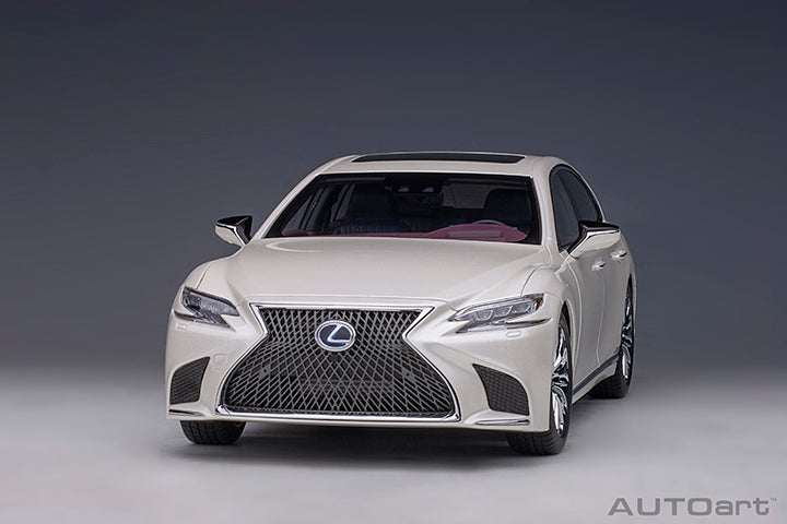 78866  LEXUS LS 500h (SONIC WHITE METALLIC/CRIMSON & BLACK INTERIOR)