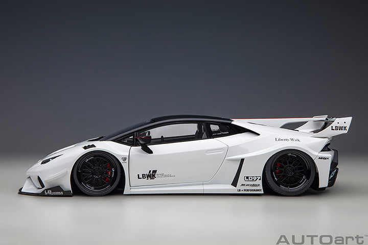 79125 Liberty Walk LB Silhouette Lamborghini Huracan GT (White)