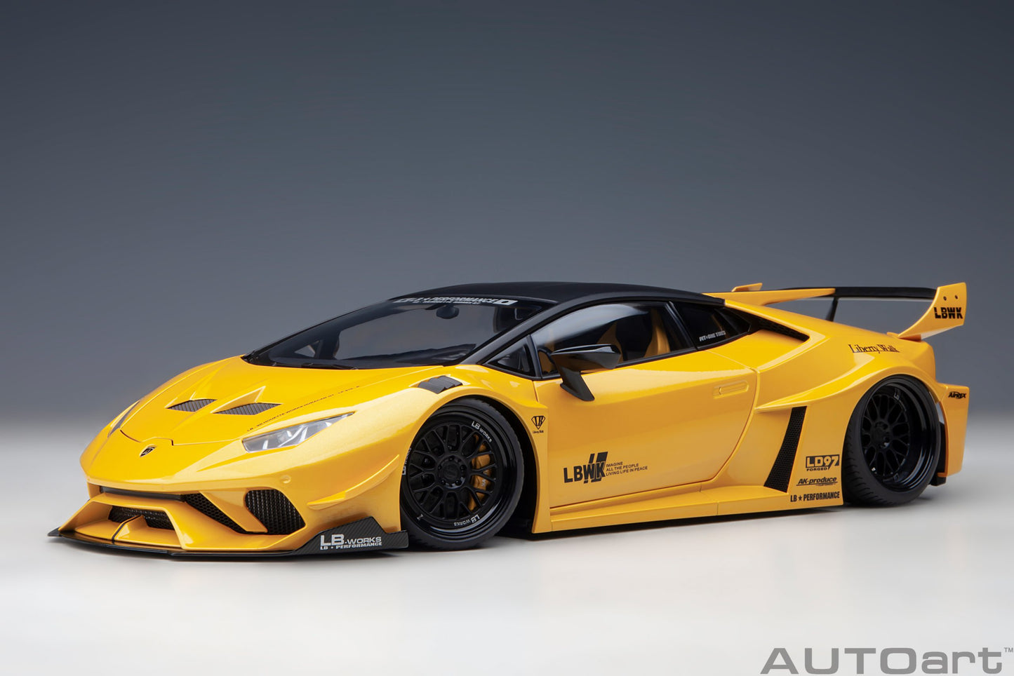 79127 Liberty Walk LB Silhouette Lamborghini Huracan GT (METALLIC YELLOW)