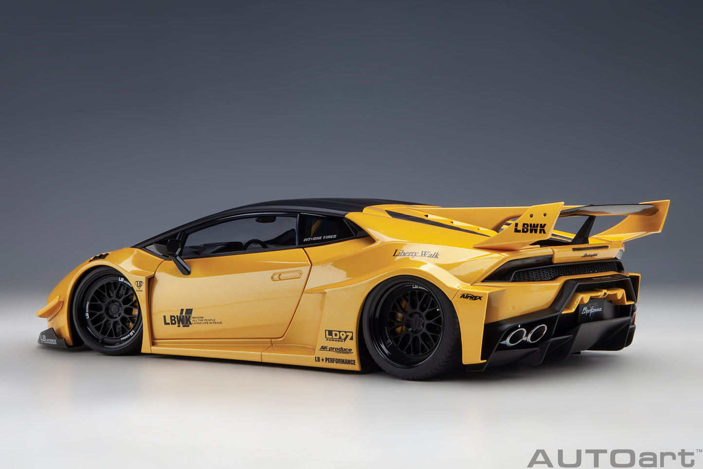 79127 Liberty Walk LB Silhouette Lamborghini Huracan GT (METALLIC YELLOW)