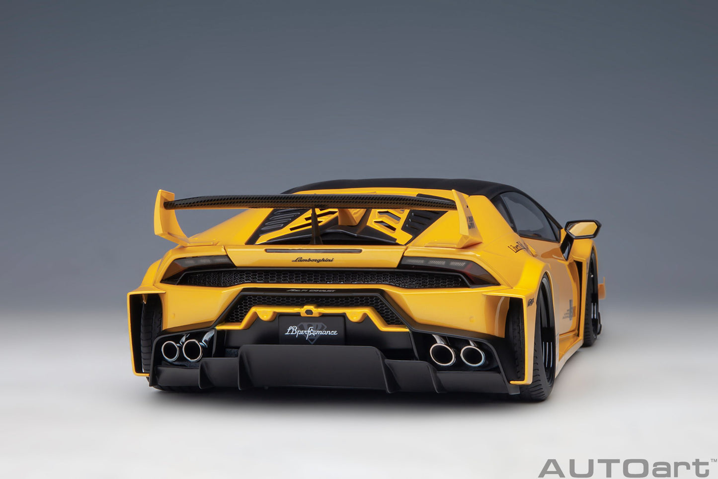 79127 Liberty Walk LB Silhouette Lamborghini Huracan GT (METALLIC YELLOW)