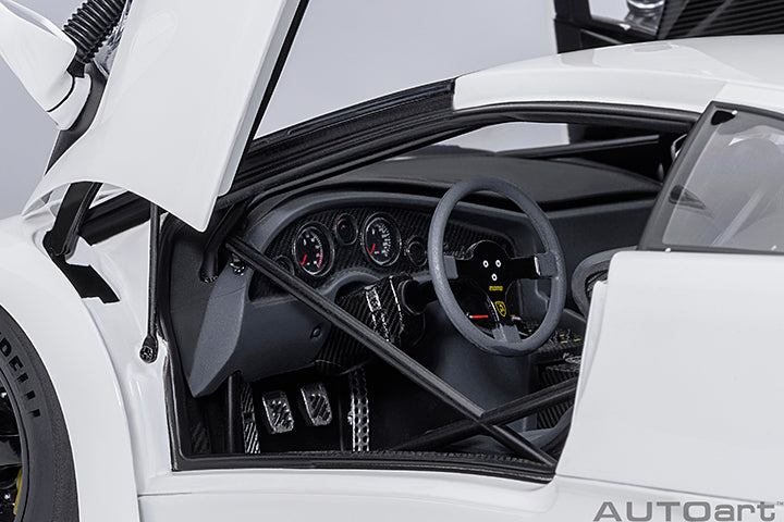 79136 LAMBORGHINI DIABLO GTR (IMPACT WHITE)