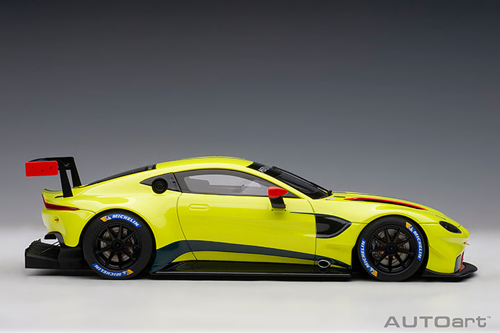 81807  ASTON MARTIN VANTAGE GTE LE MANS PRO 2018 PRESENTATION CAR (GREEN WITH STRIPES/A)