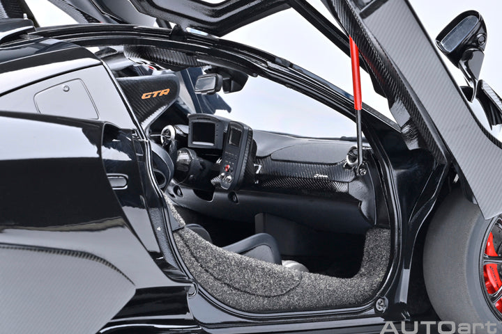 81954 McLAREN SENNA GTR (ONYX BLACK)