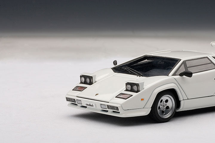 54533  1/43 LAMBORGHINI COUNTACH 5000 S (WHITE) (WITH OPENINGS)