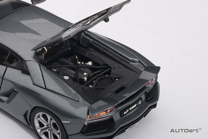 54646  1/43 LAMBORGHINI AVENTADOR LP700-4 (GRIGIO ESTOQUE/METALLIC GREY)