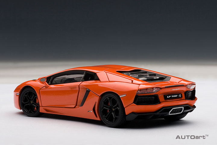 54647 1/43 LAMBORGHINI AVENTADOR LP700-4 (ARANCIO ARGOS/METALLIC ORANGE)