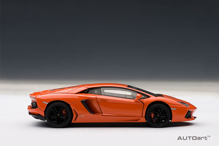 54647 1/43 LAMBORGHINI AVENTADOR LP700-4 (ARANCIO ARGOS/METALLIC ORANGE)