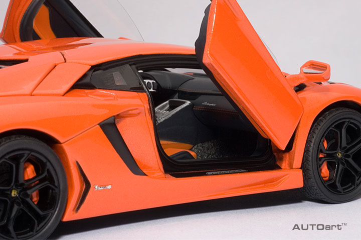 54647 1/43 LAMBORGHINI AVENTADOR LP700-4 (ARANCIO ARGOS/METALLIC ORANGE)