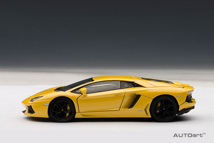 54648  1/43 LAMBORGHINI AVENTADOR LP700-4 (GIALLO ORION/METALLIC YELLOW)