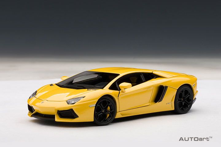 54648  1/43 LAMBORGHINI AVENTADOR LP700-4 (GIALLO ORION/METALLIC YELLOW)