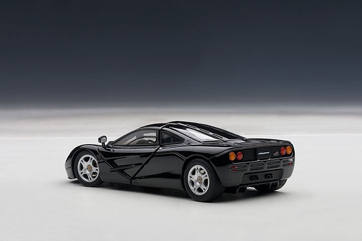 56002  1/43 McLAREN F1 (JET BLACK METALLIC/METALLIC BLACK)