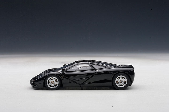 56002  1/43 McLAREN F1 (JET BLACK METALLIC/METALLIC BLACK)