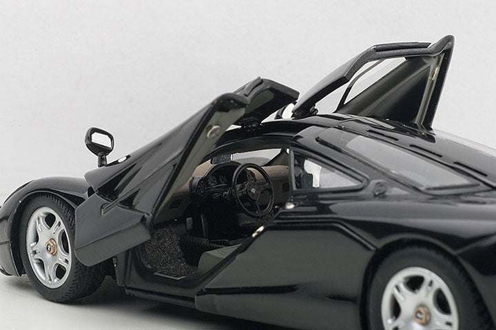 56002  1/43 McLAREN F1 (JET BLACK METALLIC/METALLIC BLACK)